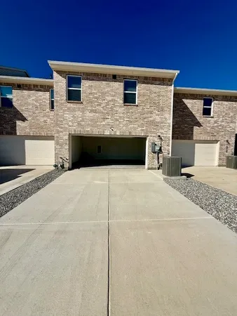 $2,800 | 1516 Solterra Boulevard, Mesquite, TX 75181