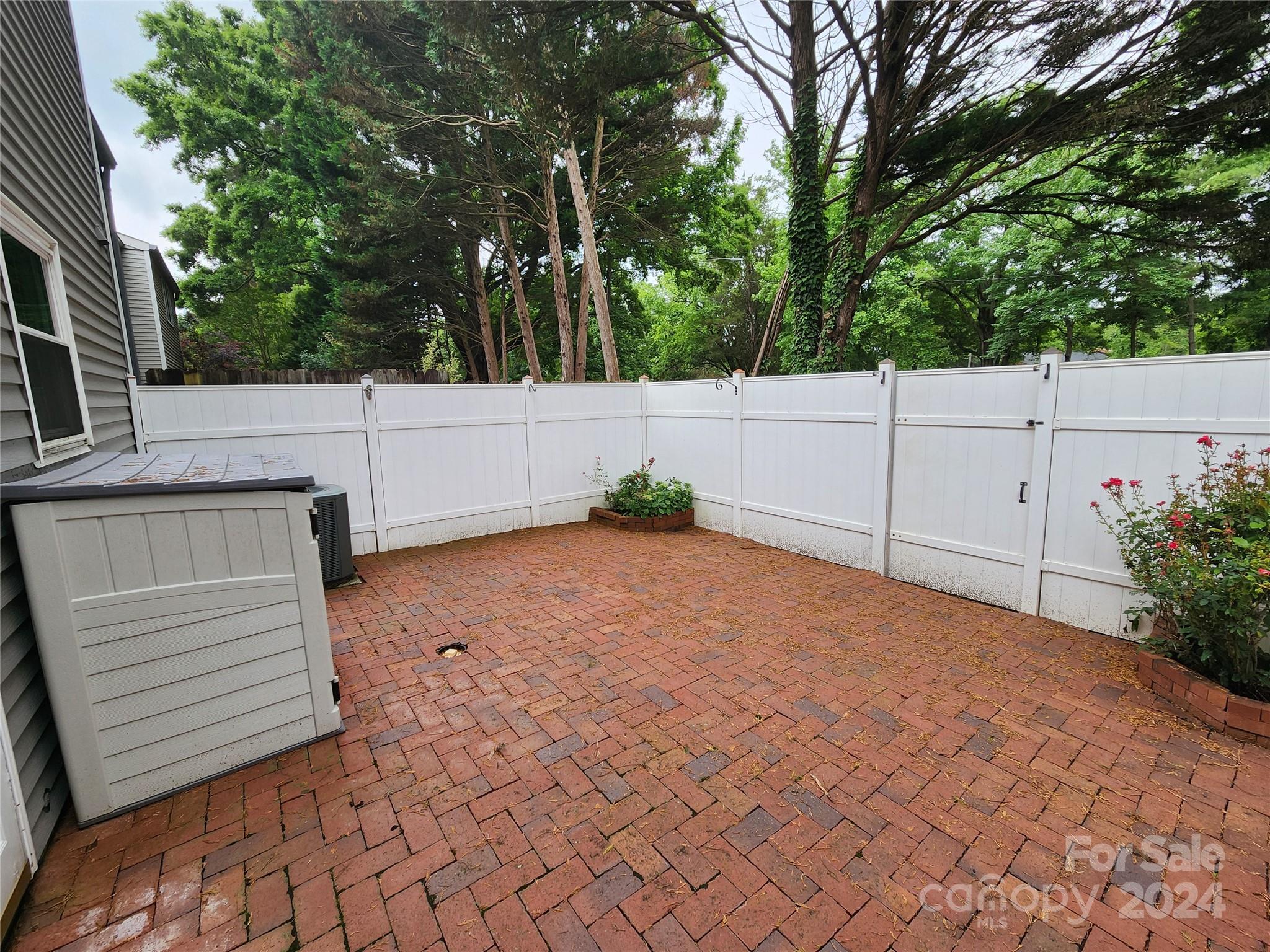 1201 Scaleybark Road, Unit D Charlotte, NC 28209 - Photo 34 of 37 a view of a backyard