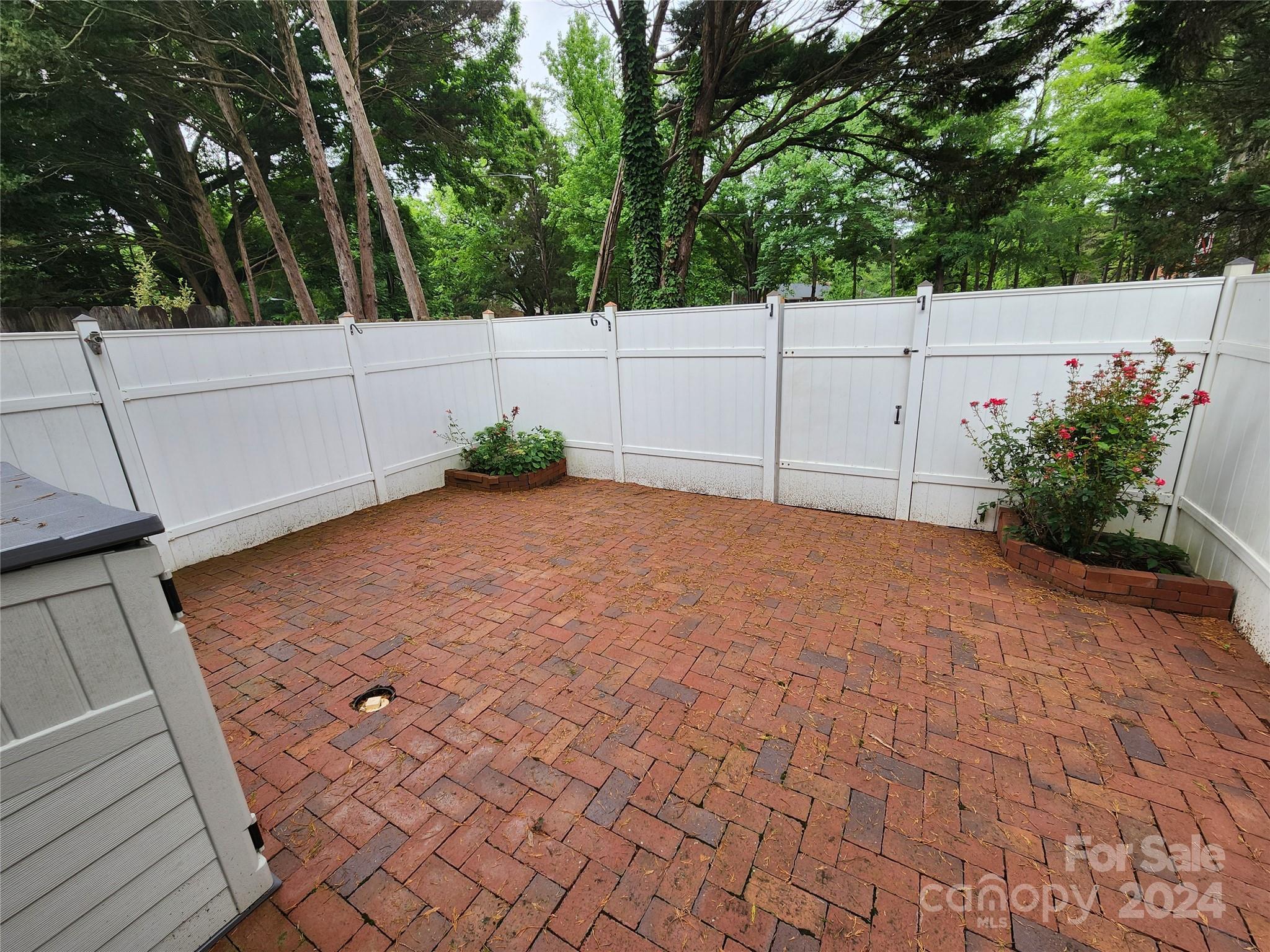 1201 Scaleybark Road, Unit D Charlotte, NC 28209 - Photo 35 of 37 a view of a backyard