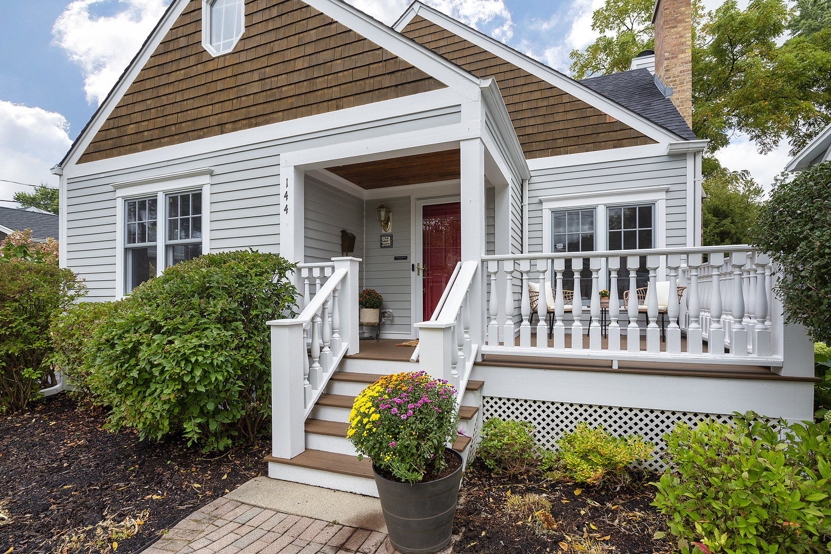 144 West Austin Avenue Libertyville, IL 60048 - Photo 2 of 32