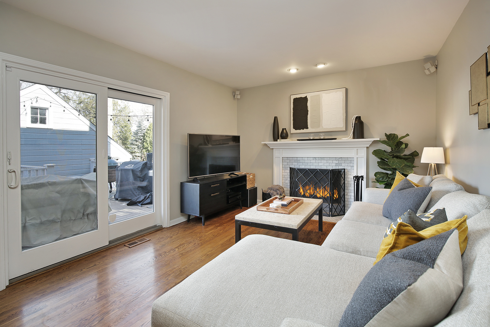 144 West Austin Avenue Libertyville, IL 60048 - Photo 8 of 32