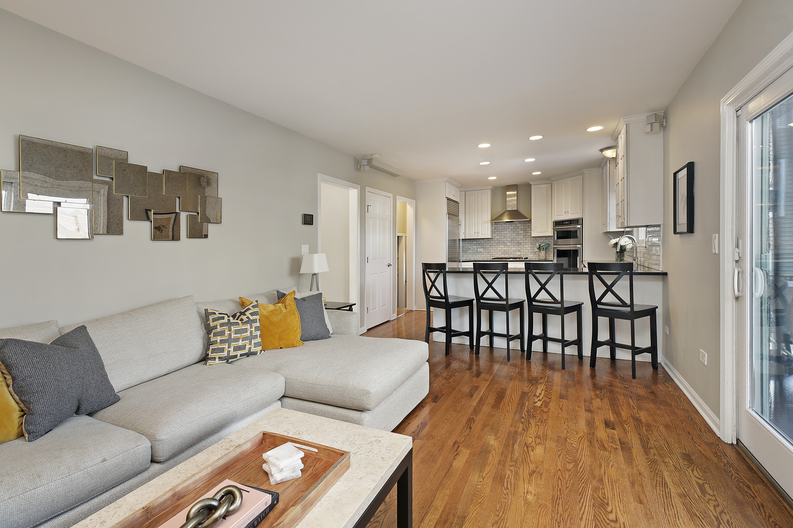 144 West Austin Avenue Libertyville, IL 60048 - Photo 9 of 32