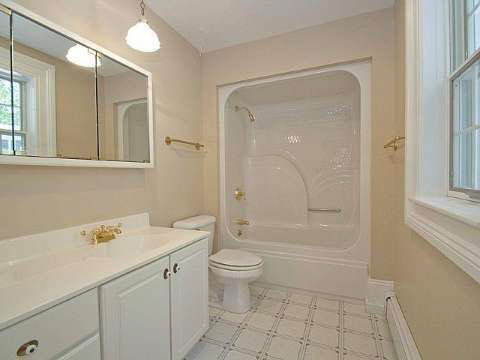 9159 Clinton Macon Road Tecumseh, MI 49286 - Photo 18 of 25 20403254-17.JPG