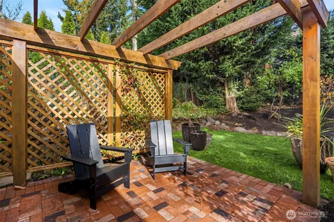 a bench is sitting in middle of the house
