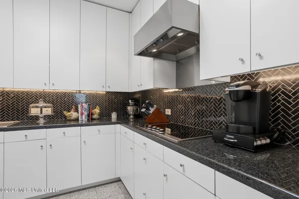 $715,000 | 1200 Meadowbrook Road, Unit 19, Jackson, MS 39206