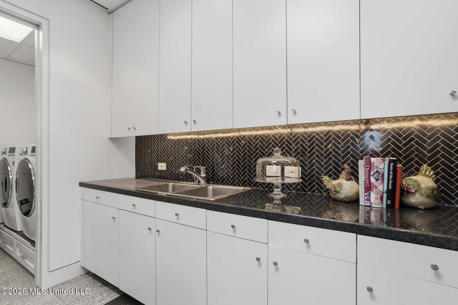 1200 Meadowbrook Road, Unit 19 Jackson, MS 39206 - Photo 27 of 51 19 Barrington-26