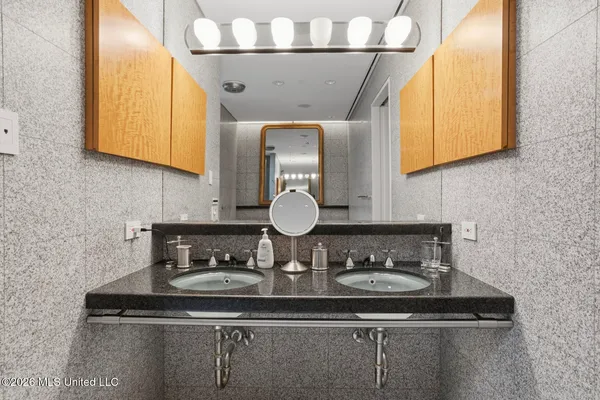 $715,000 | 1200 Meadowbrook Road, Unit 19, Jackson, MS 39206