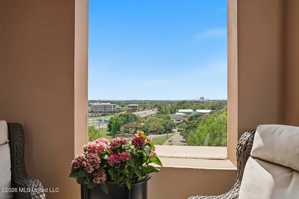 $715,000 | 1200 Meadowbrook Road, Unit 19, Jackson, MS 39206