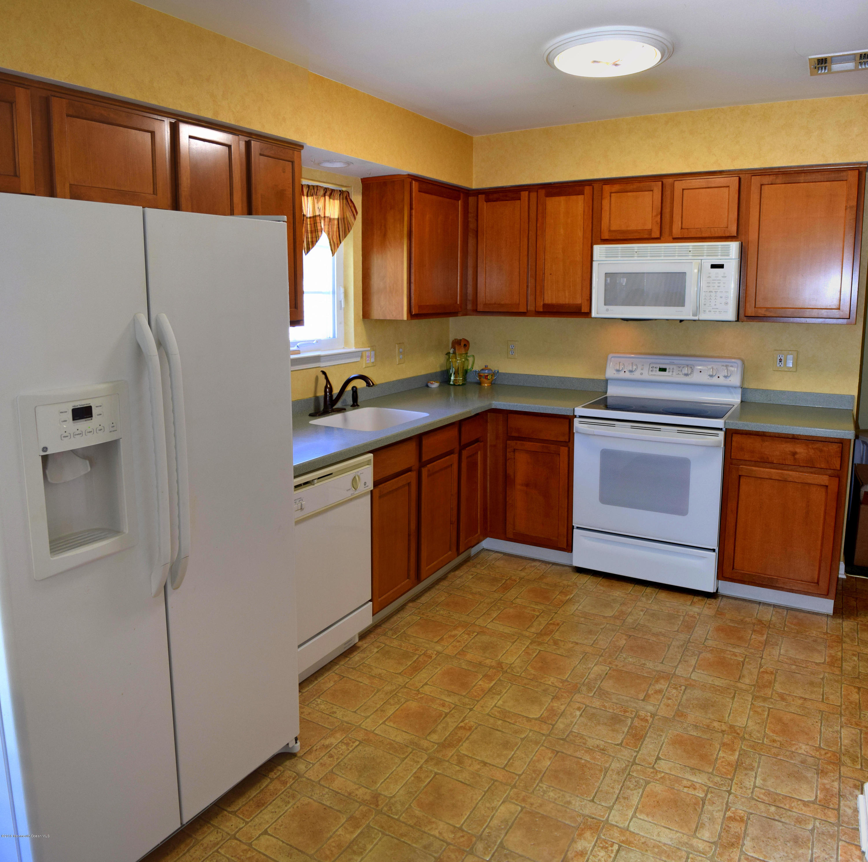 44 Clear Lake Road Whiting, NJ 08759 - Photo 7 of 24 ClearLakeDr KitB-001