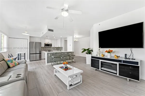 $230,000 | 7715 Yardley Drive, Unit 303, Tamarac, FL 33321