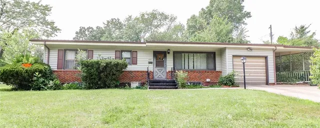 $169,500 | 601 Westside Drive, Knob Noster, MO 65336