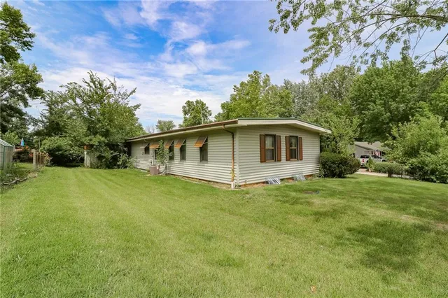 $169,500 | 601 Westside Drive, Knob Noster, MO 65336