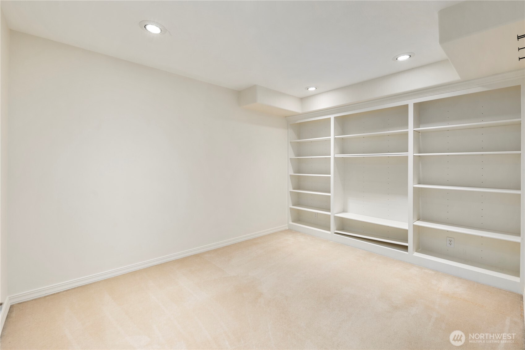 936 North 93rd Street Seattle, WA 98103 - Photo 24 of 39