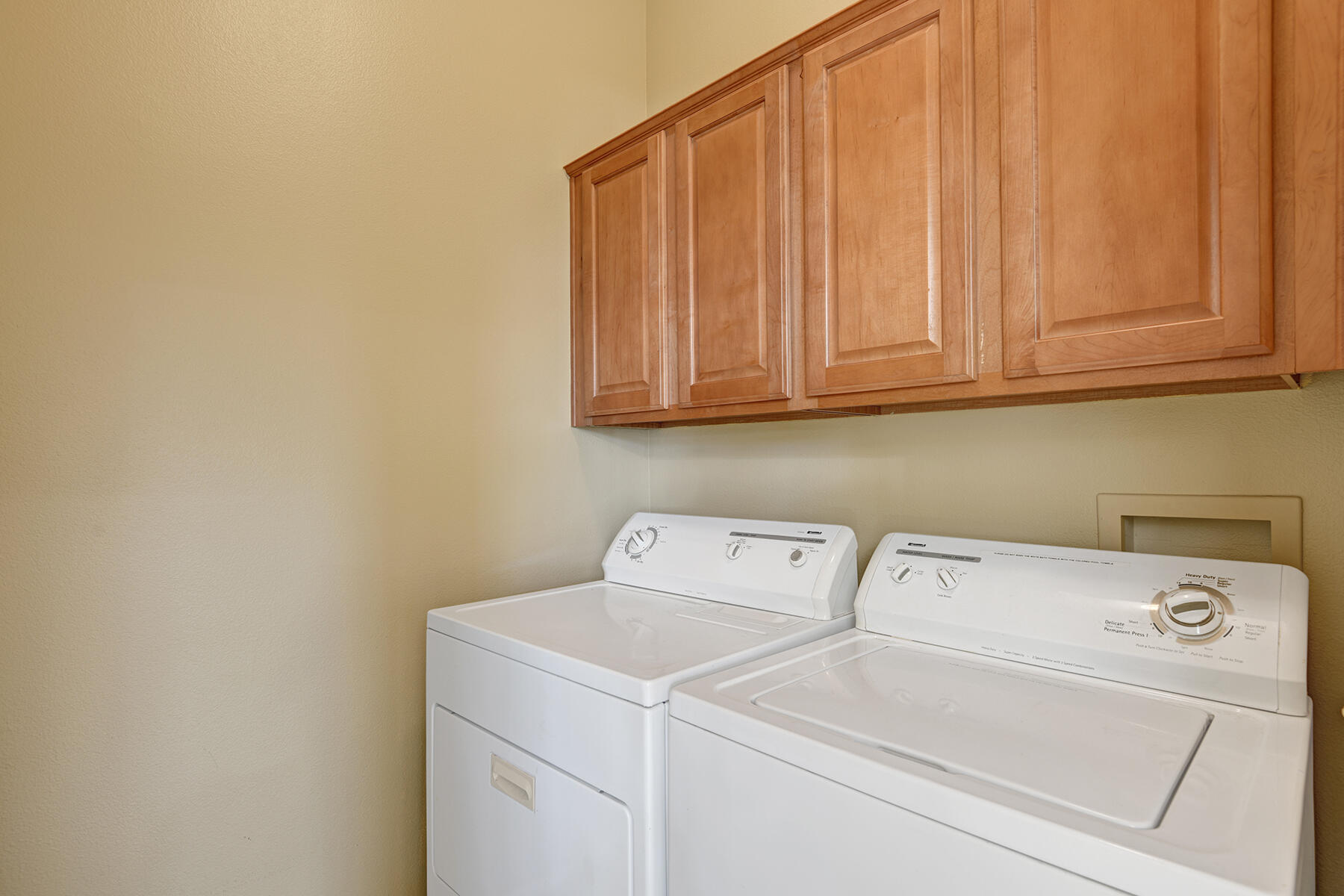 78595 Saguaro Road La Quinta, CA 92253 - Photo 26 of 30 a utility room with dryer and washer