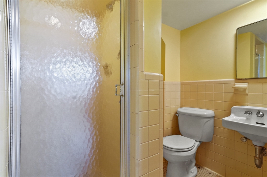 111 Draper Street Lowell, MA 01852 - Photo 32 of 42