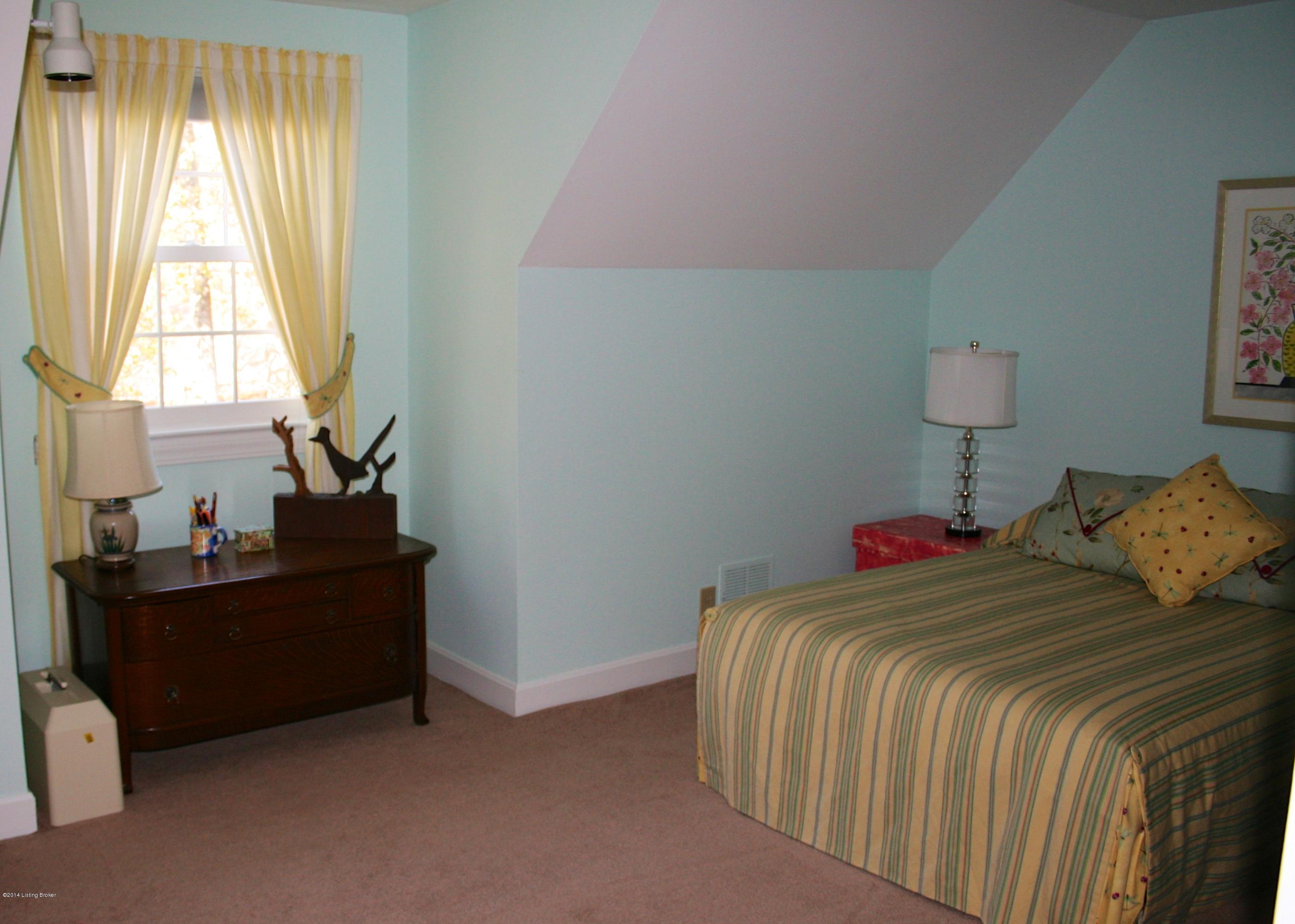 5206 Eastwind Road Louisville, KY 40207 - Photo 22 of 54 Bedroom 3