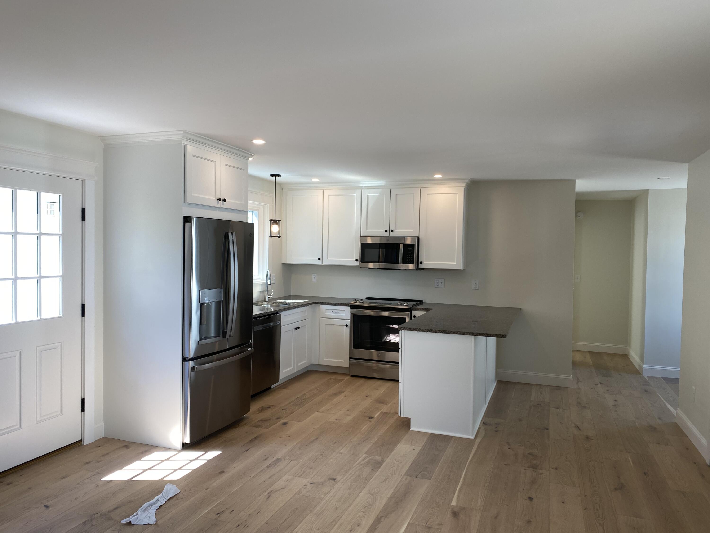 477 Shore Road, Unit 4 Ogunquit, ME 03907 - Photo 12 of 25 IMG_7156