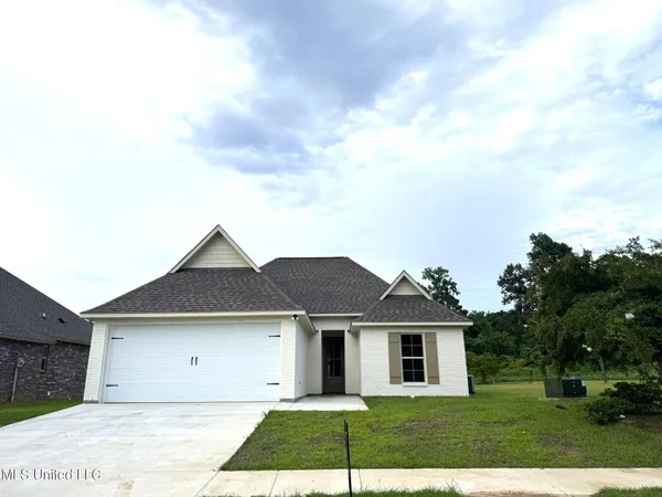 $298,500 | 6 Hedges Plantation Place, Natchez, MS 39120
