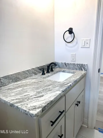 $302,800 | 6 Hedges Plantation Place, Natchez, MS 39120