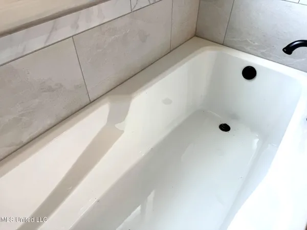 $298,500 | 6 Hedges Plantation Place, Natchez, MS 39120