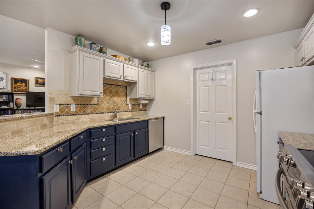 1521 Rice Road, Unit L104 Tyler, TX 75703 - Photo 9 of 29