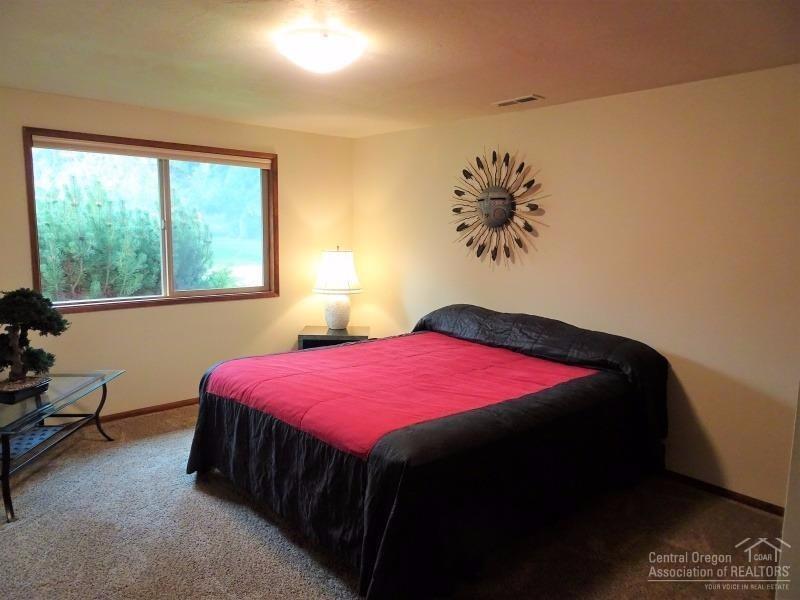 20394 Tailblock Road Bend, OR 97702 - Photo 20 of 25 Gallery Image 20