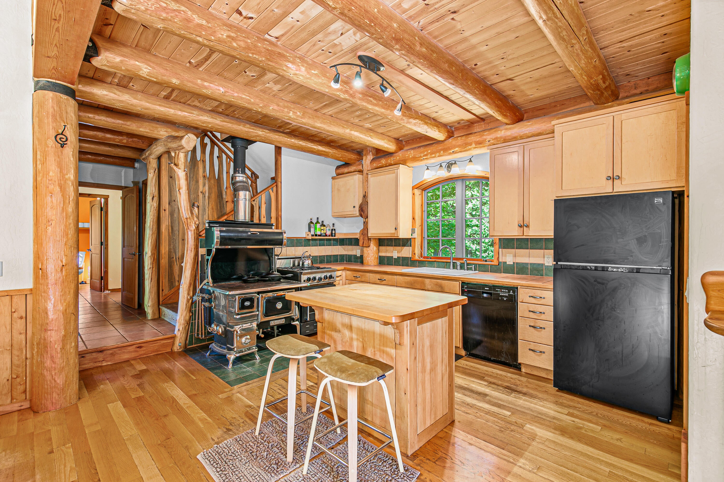 3496 East Fork Road Williams, OR 97544 - Photo 13 of 97 island