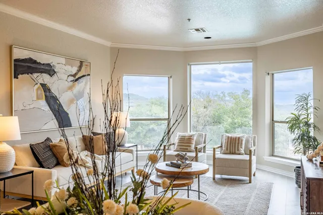 $349,900 | 20 Tapatio Drive East, Unit 102, Boerne, TX 78006