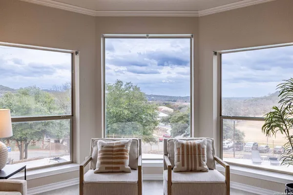 $325,000 | 20 Tapatio Drive East, Unit 102, Boerne, TX 78006