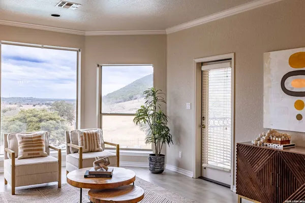 $325,000 | 20 Tapatio Drive East, Unit 102, Boerne, TX 78006