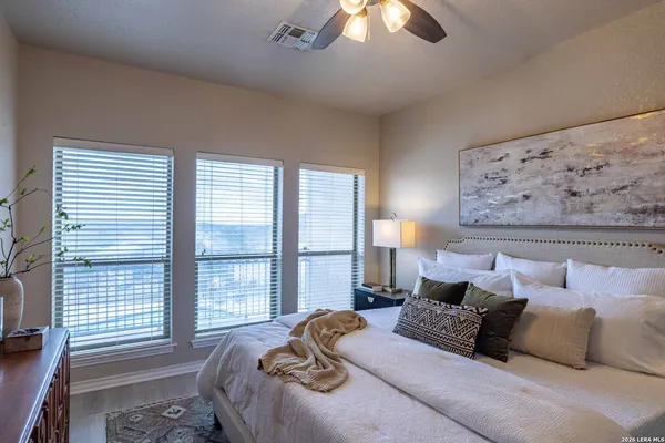 $325,000 | 20 Tapatio Drive East, Unit 102, Boerne, TX 78006