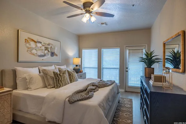 $325,000 | 20 Tapatio Drive East, Unit 102, Boerne, TX 78006
