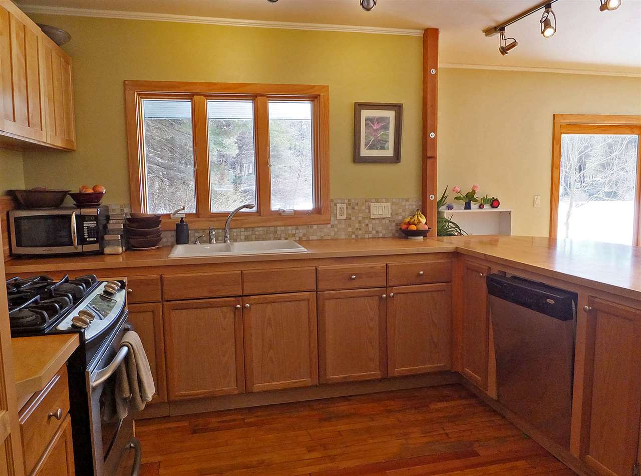 191 Fox Farm Road Brattleboro, VT 05301 - Photo 11 of 24