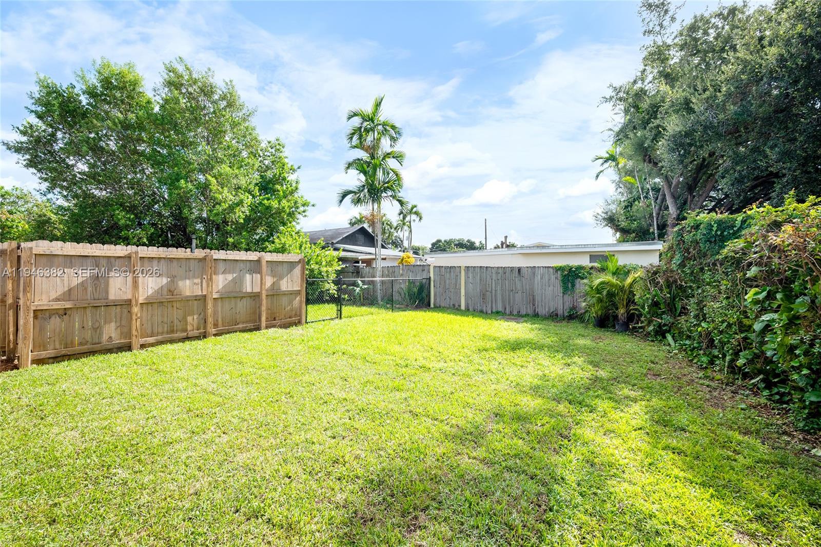 2275 Southwest 61st Avenue Miami, FL 33155 - Photo 25 of 53 a view of a backyard