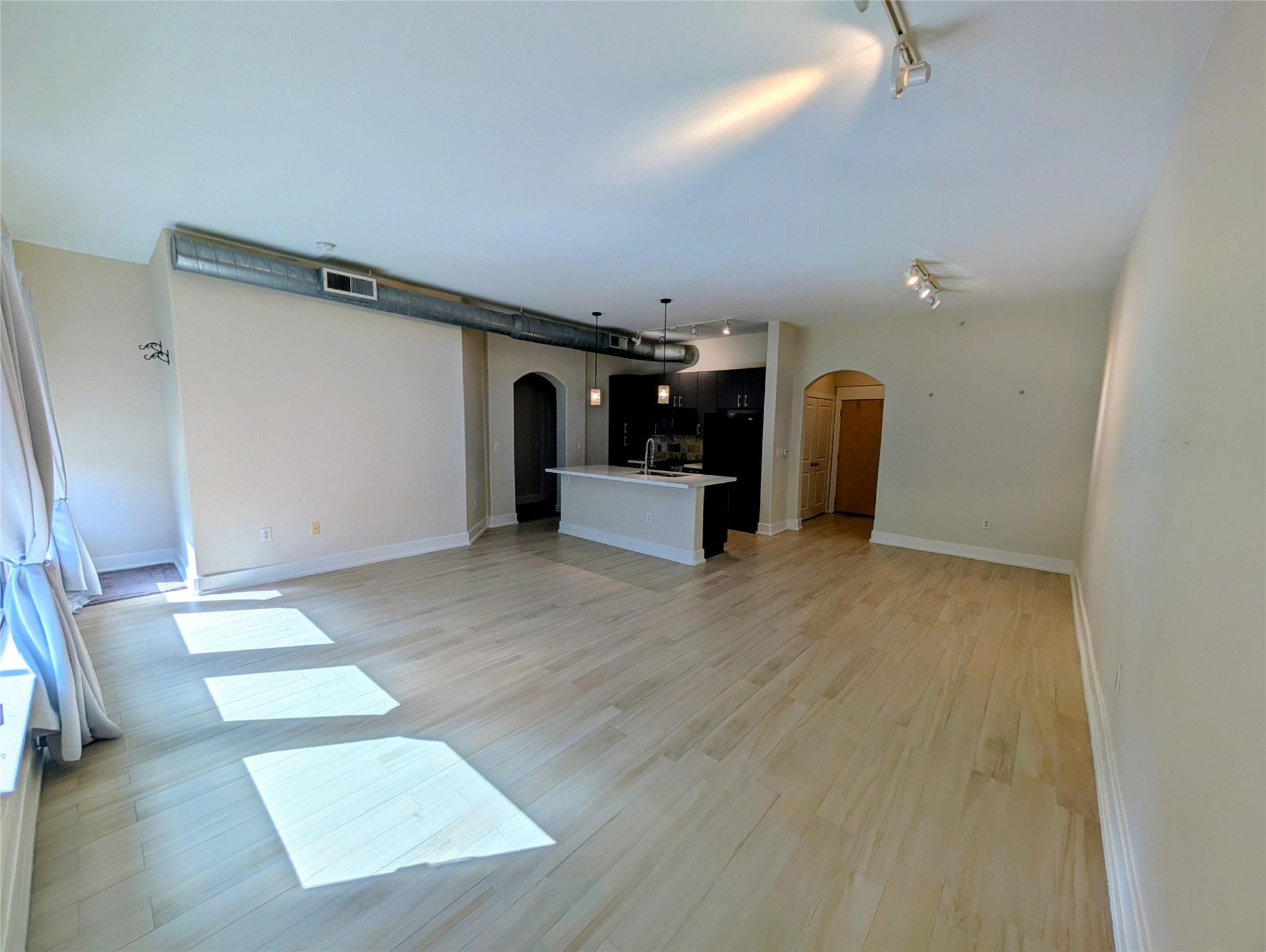 1901 Post Oak Boulevard, Unit 3101 Houston, TX 77056 - Photo 6 of 22 a view of a hallway with seating area