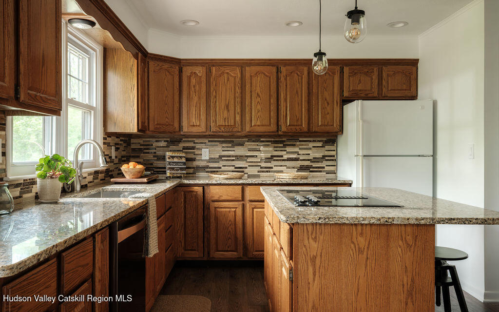 88 Rymph Road Pleasant Valley, NY 12569 - Photo 12 of 28 Kitchen