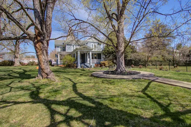 $310,000 | 401 King Street, Keysville, VA 23947