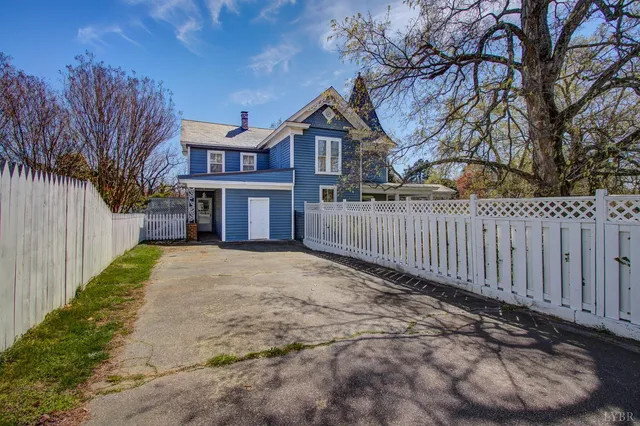 $310,000 | 401 King Street, Keysville, VA 23947