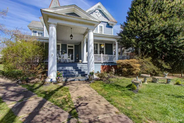 $310,000 | 401 King Street, Keysville, VA 23947