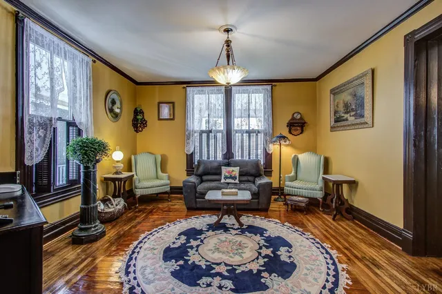 $310,000 | 401 King Street, Keysville, VA 23947