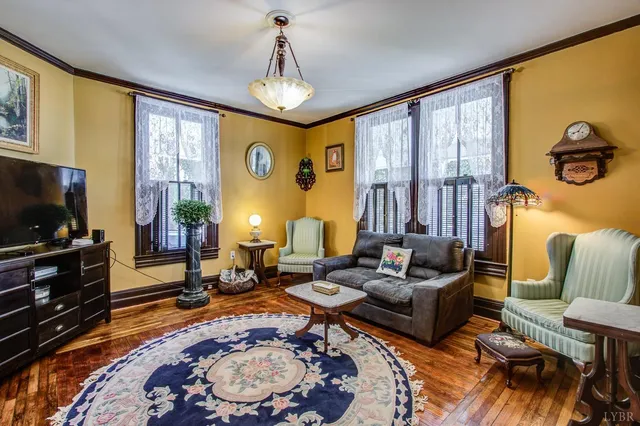 $310,000 | 401 King Street, Keysville, VA 23947