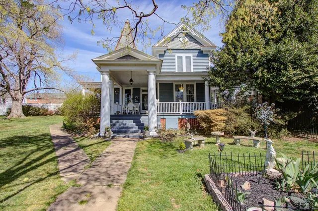 $310,000 | 401 King Street, Keysville, VA 23947