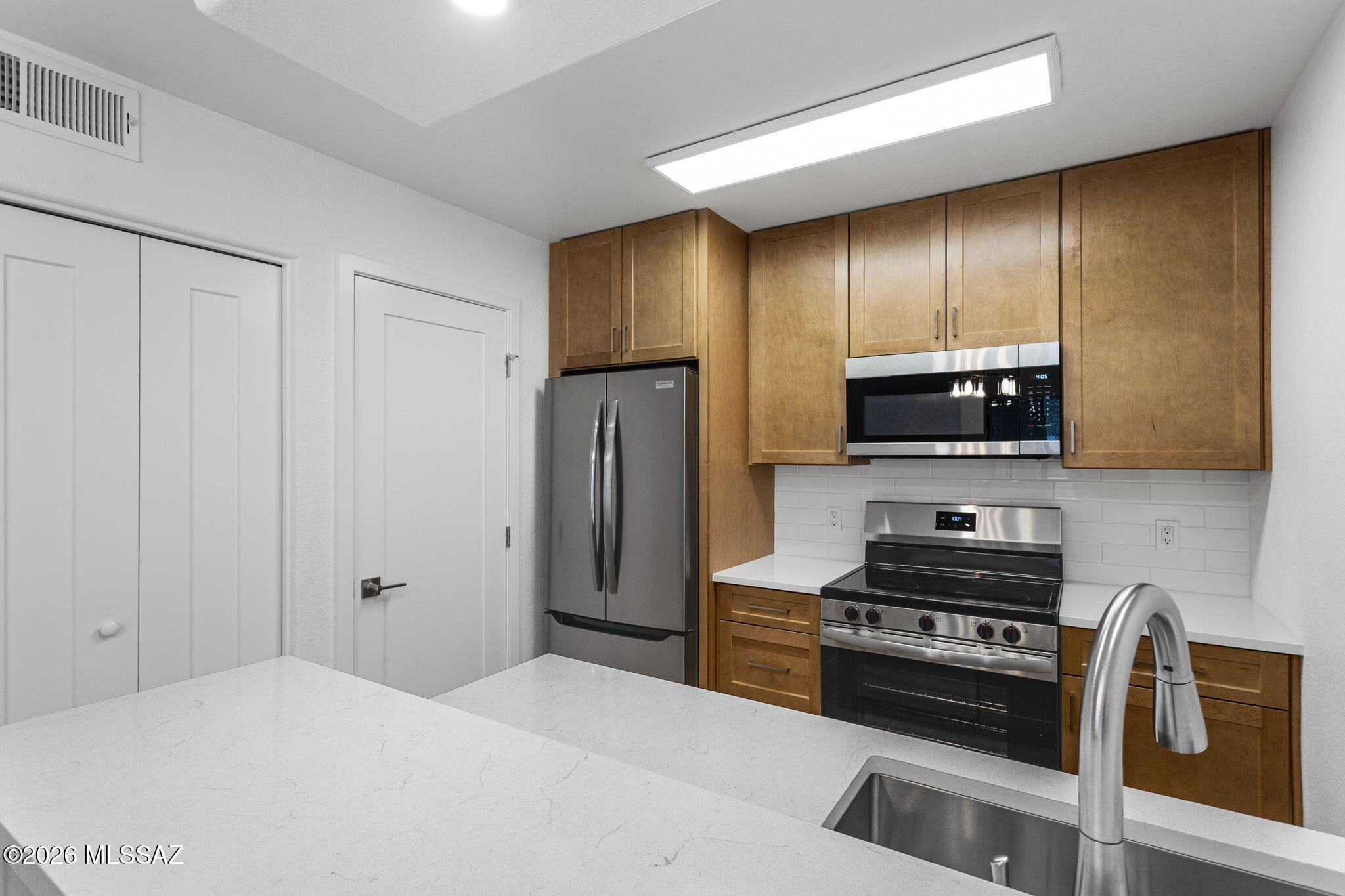 5751 North Kolb Road, Unit 40106 Tucson, AZ 85750 - Photo 7 of 20 7-web-or-mls-5751 N Kolb #40106-5