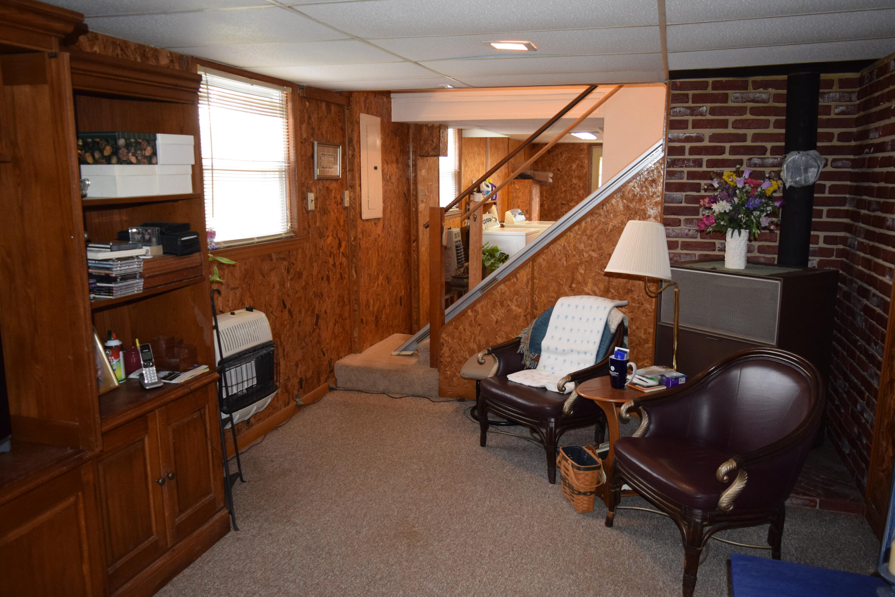 695 Long Level Road Southwest Floyd, VA 24091 - Photo 44 of 55 a room with musical instruments