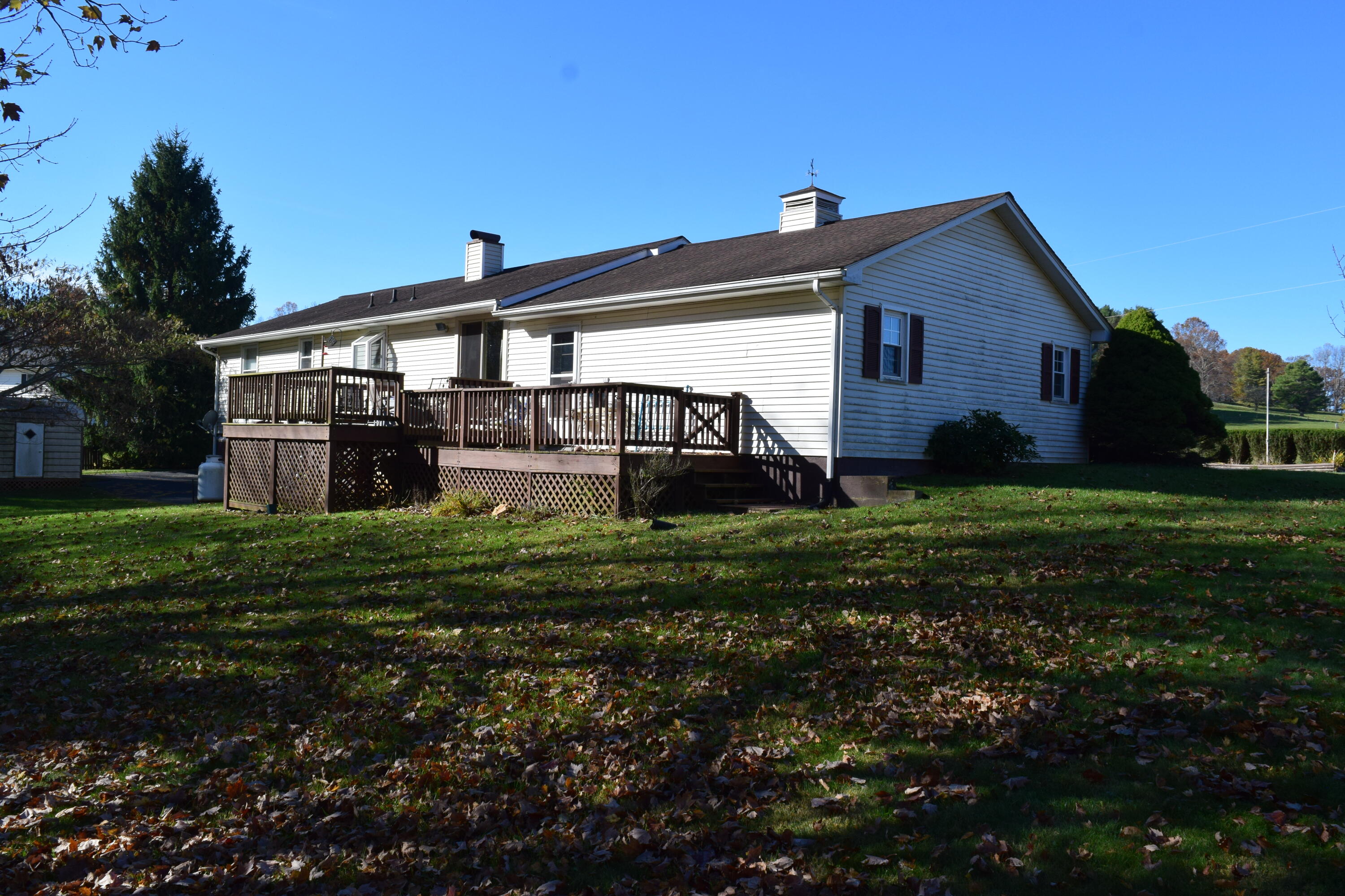 695 Long Level Road Southwest Floyd, VA 24091 - Photo 50 of 55 a front view of house with yard and green space
