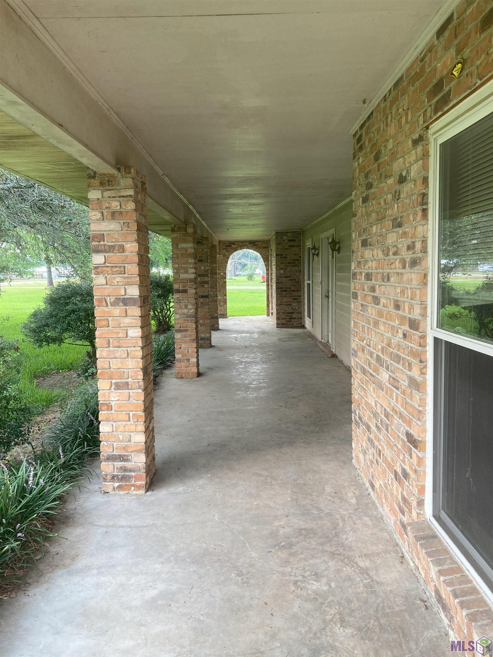 16224 Joe Sevario Road Prairieville, LA 70769 - Photo 5 of 31 Gallery Image 5