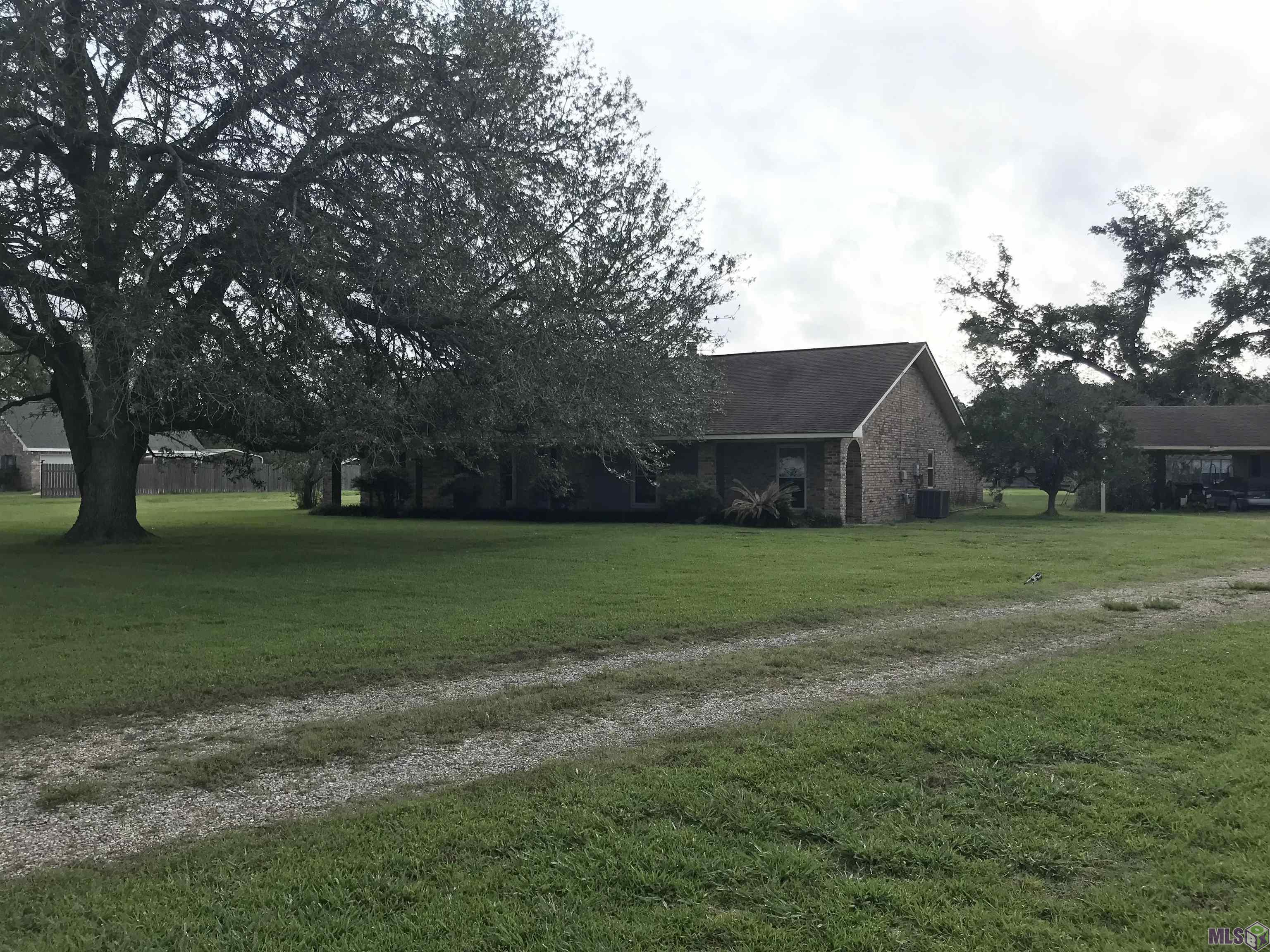 16224 Joe Sevario Road Prairieville, LA 70769 - Photo 9 of 31 Gallery Image 9