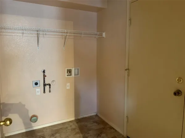 $2,100 | 18317 Great Falls Drive, Manor, TX 78653