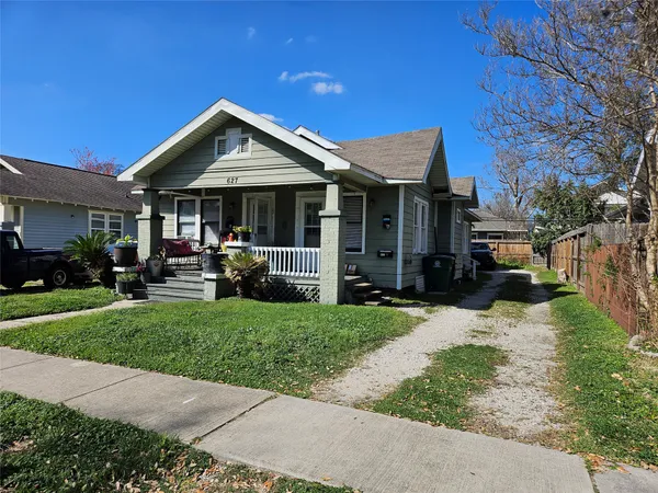 $650,000 | 627 East 14th Street, Houston, TX 77008