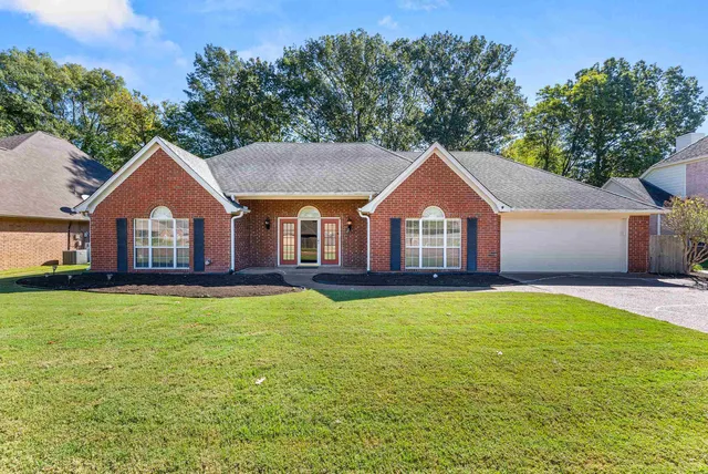 a house view with a outdoor space